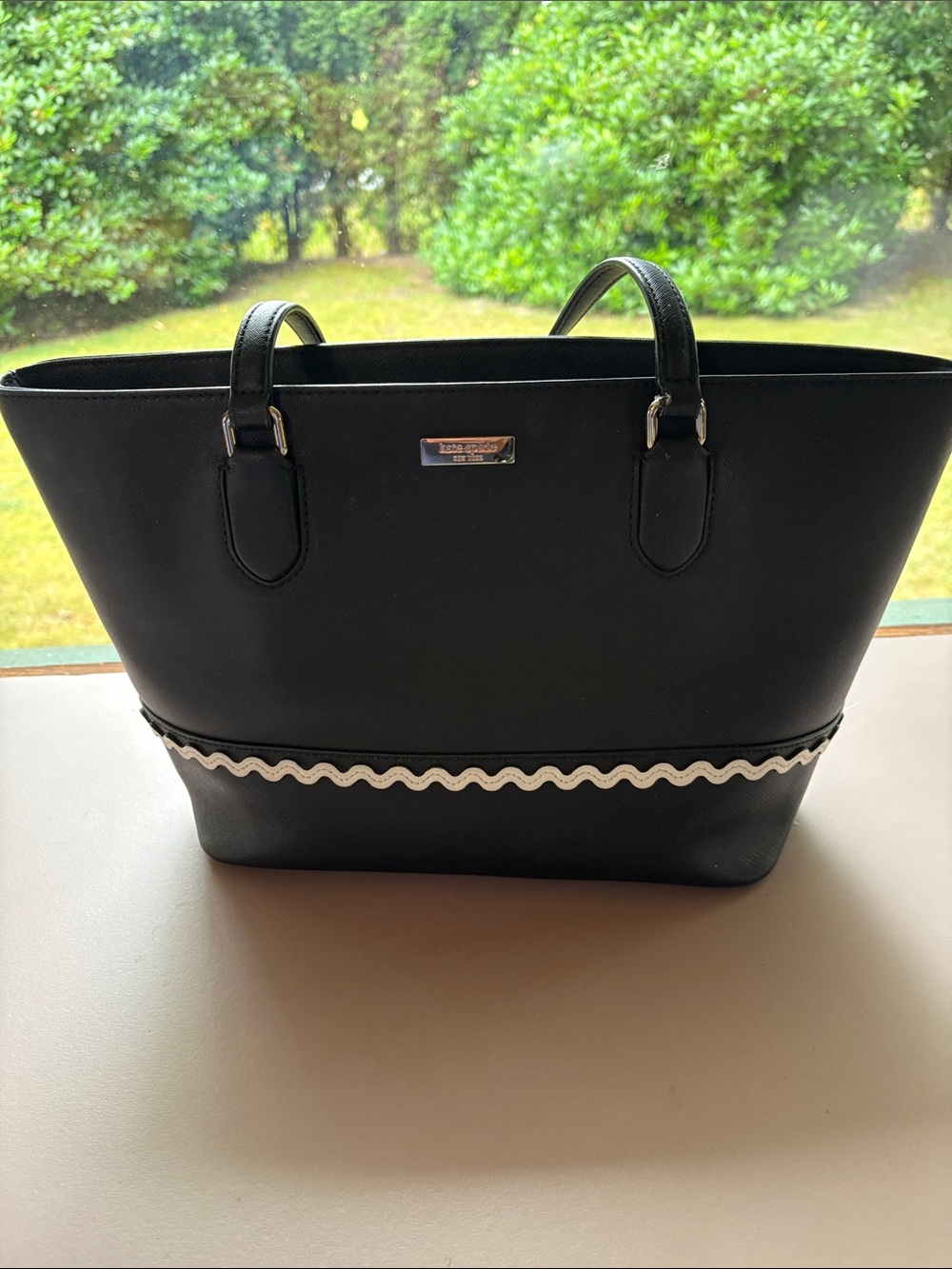 Kate Spade New York Laurel Way hand bag/purse